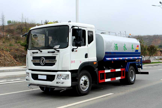 怎樣排除灑水車柴油機過早、過遲的噴油現(xiàn)象？